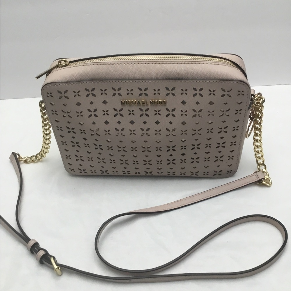 Michael Kors Pink Crossbody Bag with Gold Chain - Picture 5 of 16